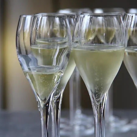 Le Cocon A Escapade Romantique & Degustation De Champagne