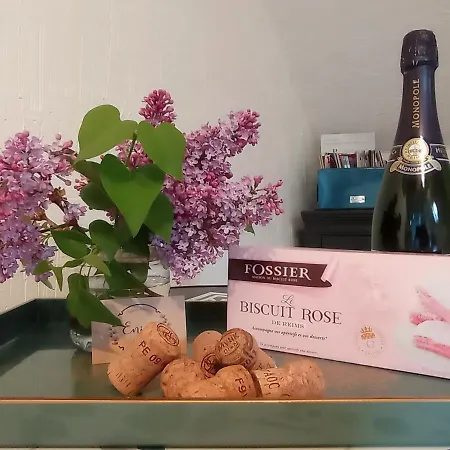 Le Cocon A Escapade Romantique & Degustation De Champagne