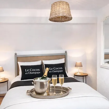 Le Cocon A Escapade Romantique & Degustation De Champagne